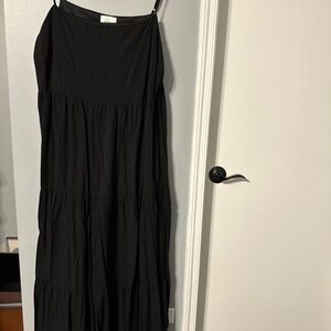 ANDREE BY UNIT Black Tiered Maxi Sundress size 1x (size 16)